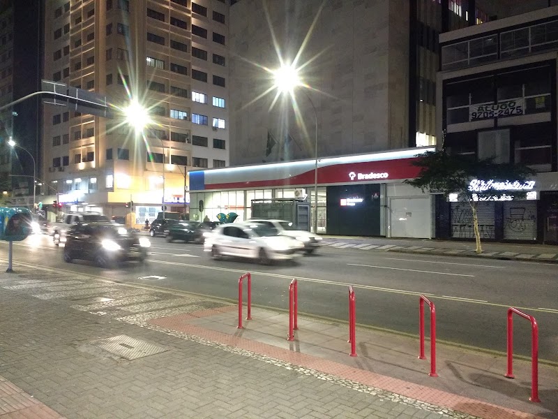 Banco Bradesco - Agência Bancária em Centro, Curitiba/PR - Foto 5