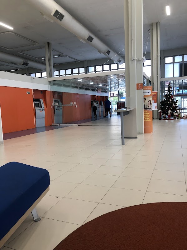 Banco Itaú - Agência 3835 - Agência Bancária em Centro, Curitiba/PR - Foto 2