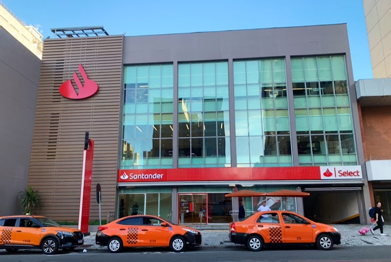 Banco Santander - Agência 3415 - Agência Bancária em Centro, Curitiba/PR - Foto 2