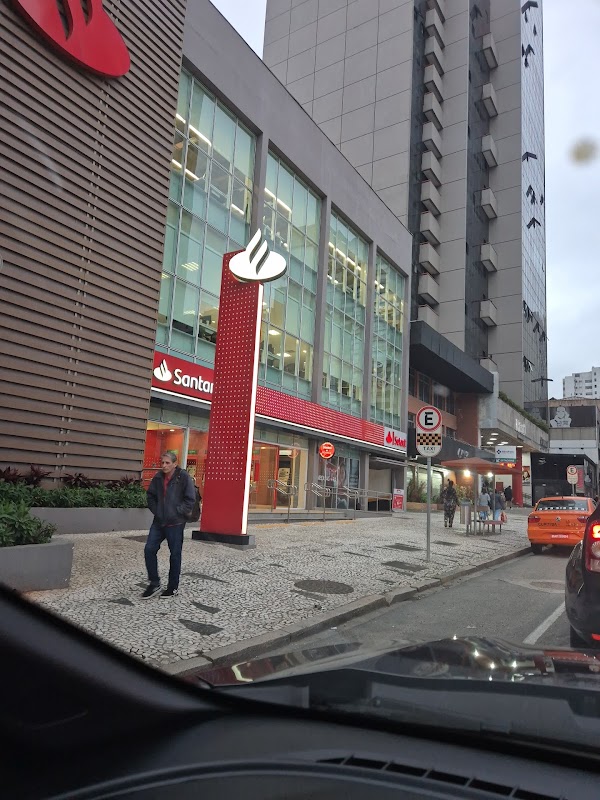 Banco Santander - Agência 3415 - Agência Bancária em Centro, Curitiba/PR - Foto 3
