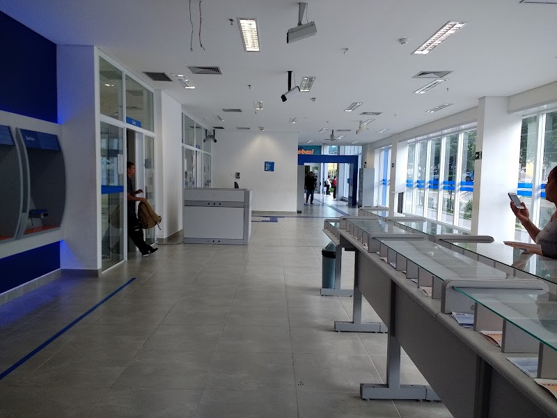 Caixa Econômica Federal - Agência Bancária em Centro, Curitiba/PR - Foto 5