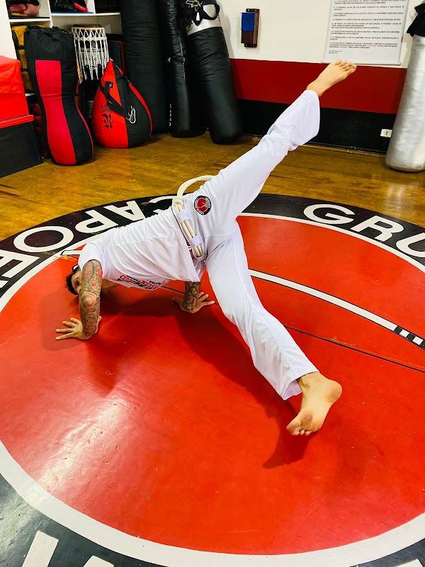 Academia Capoeira Muzenza Matriz - Artes Marciais em Centro, Curitiba/PR - Foto 4