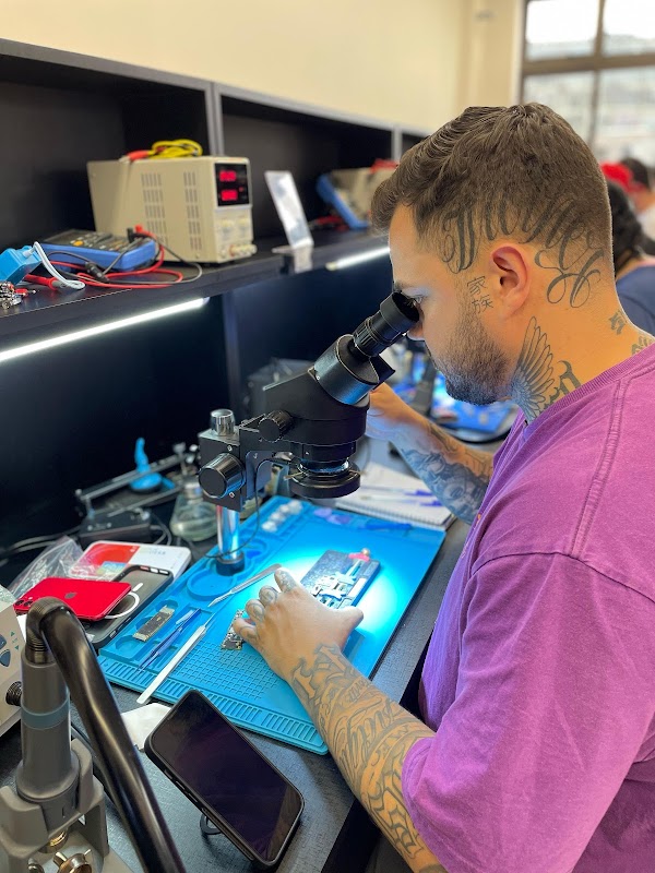 QualityFix - Assistência Técnica de Celular em Centro, Curitiba/PR - Foto 3