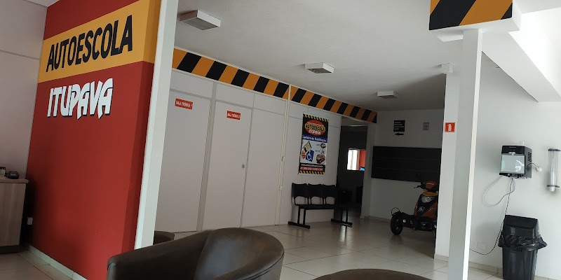 Auto Escola Itupava - Autoescola em Alto da Rua XV, Curitiba/PR - Foto 2