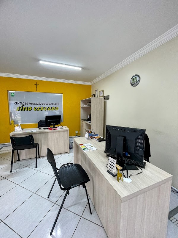 Autoescola Sítio Cercado - Autoescola em Sítio Cercado, Curitiba/PR - Foto 4