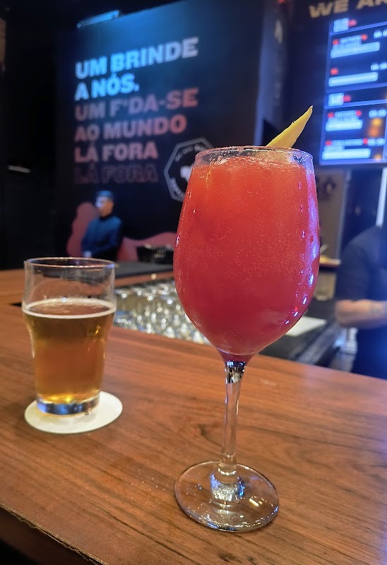 We Are Bastards - Bar e Choperia em Água Verde, Curitiba/PR - Foto 5