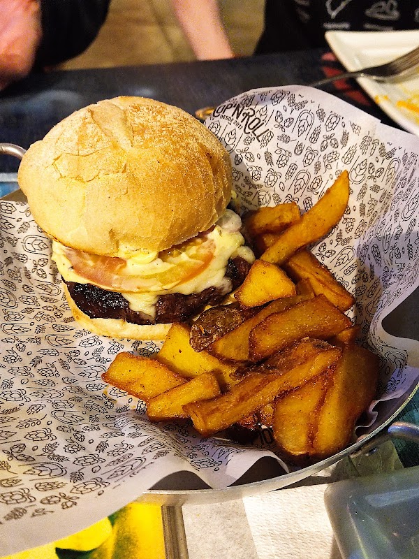 Hop'n Roll - Bar e Choperia em Bom Retiro, Curitiba/PR - Foto 2