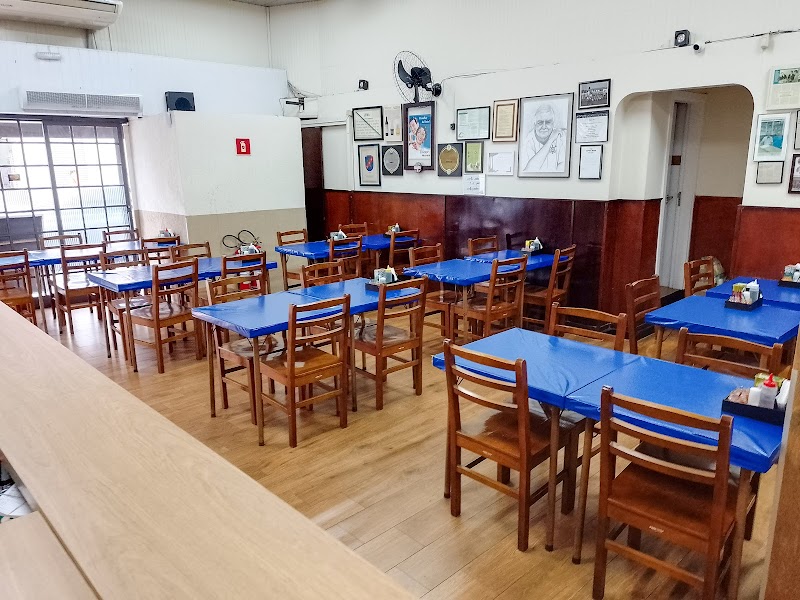 Maneko's Bar