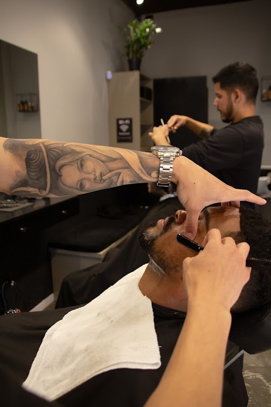 Barbers In Barbearia - Barbearia em Centro Civico, Curitiba/PR - Foto 5