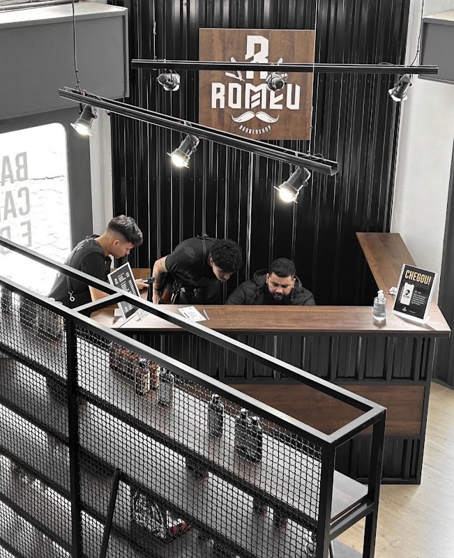 Romeu Barbershop - Barbearia em Centro, Curitiba/PR - Foto 3