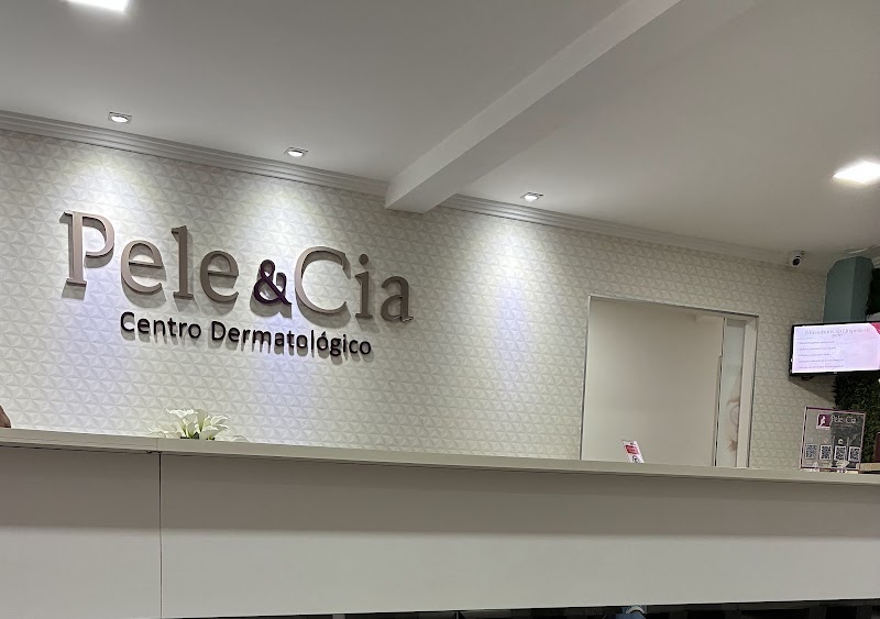 Pele & Cia Centro Dermatológico e Odontológico - Clínica de Estética em Centro, Curitiba/PR - Foto 2
