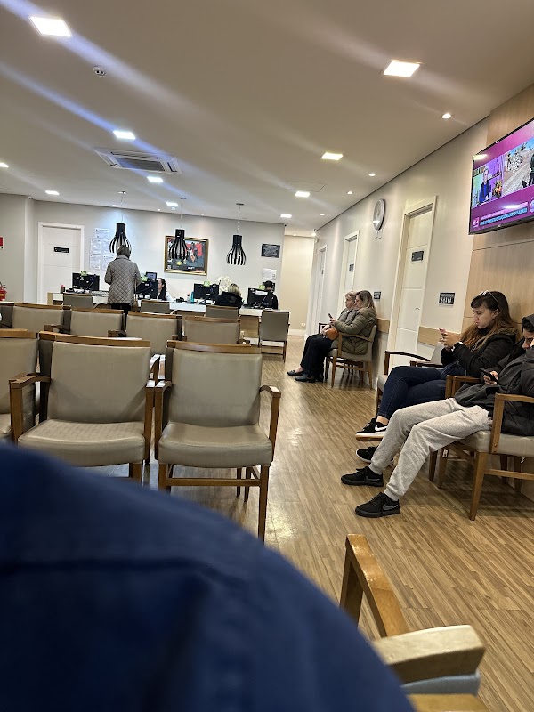 Centro Clínico Centro - Clinipam Hapvida - Clínica Médica em Centro, Curitiba/PR - Foto 3