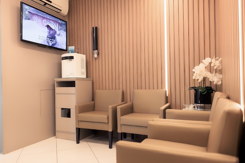 Cury Odontologia - Clínica Odontológica em Centro, Curitiba/PR - Foto 3