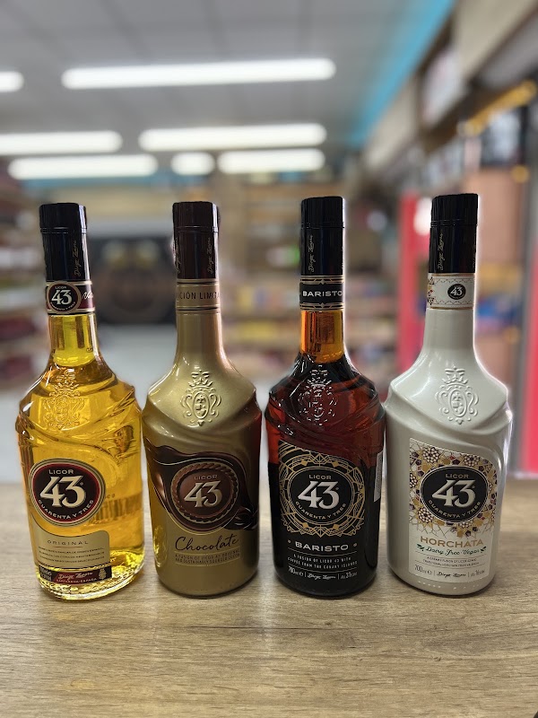 Adega Farias Distribuidora de Bebidas - Distribuidora de Bebidas em Cajuru, Curitiba/PR - Foto 5