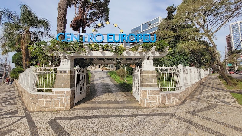 Centro Europeu - Cursos de Profissão e Cursos de Idiomas - Escola de Idiomas em Batel, Curitiba/PR - Foto 5
