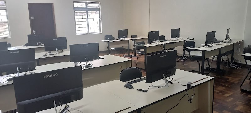 Colégio Rui Barbosa - Escola em Centro, Curitiba/PR - Foto 2
