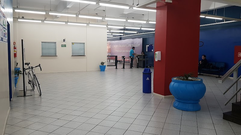 Curso e Colégio Decisivo - Escola em Centro, Curitiba/PR - Foto 2