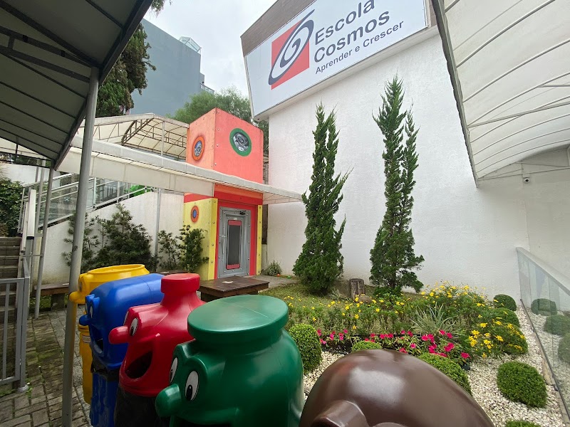 Escola Cosmos - Escola em Centro, Curitiba/PR - Foto 4