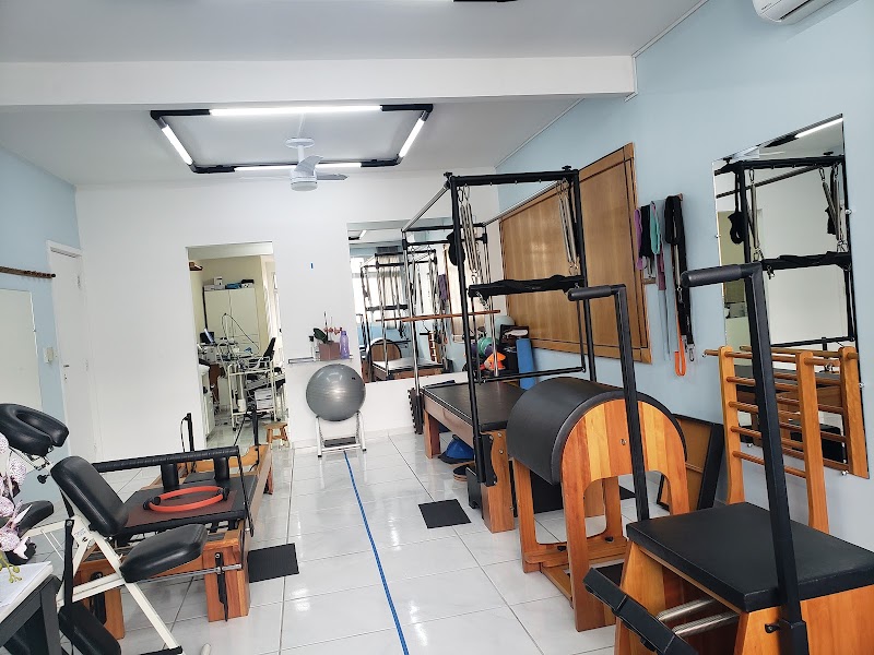 Athenas Clínica de Fisioterapia - Fisioterapia em Centro, Curitiba/PR - Foto 2