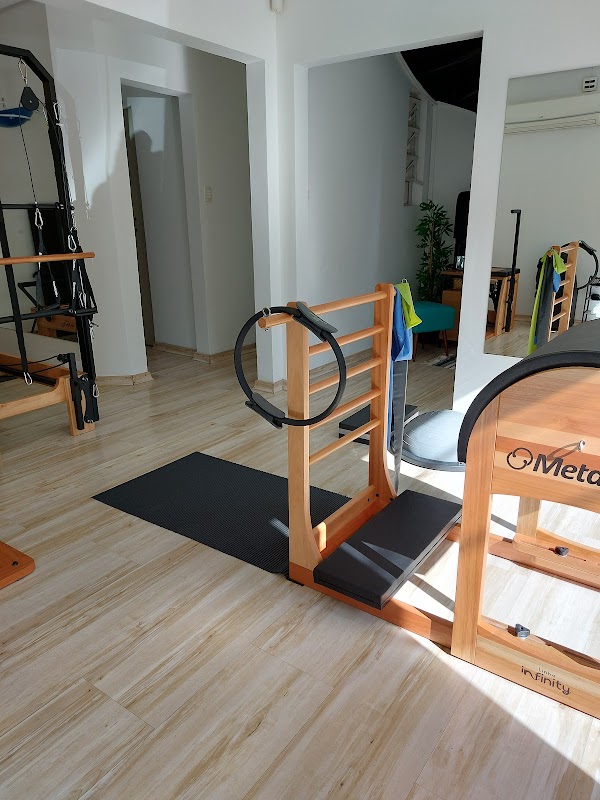 Fisioclínica Fisioterapia e Pilates - Fisioterapia em Centro, Curitiba/PR - Foto 2