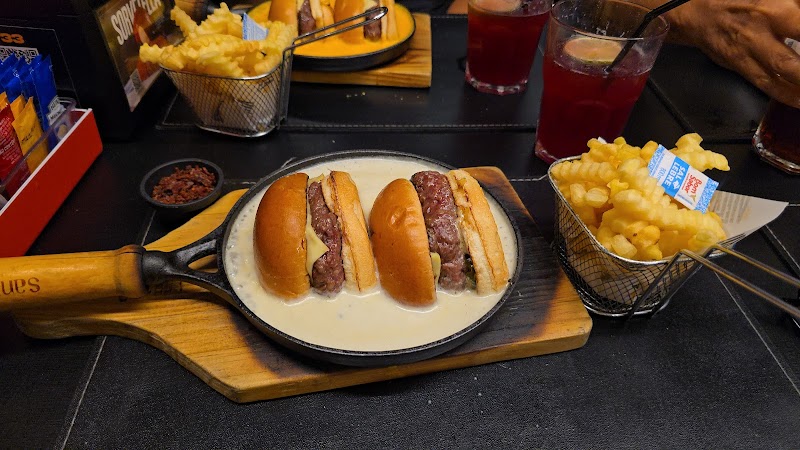 Villa Bistrô Hamburgueria - Hamburgueria em Batel, Curitiba/PR - Foto 3