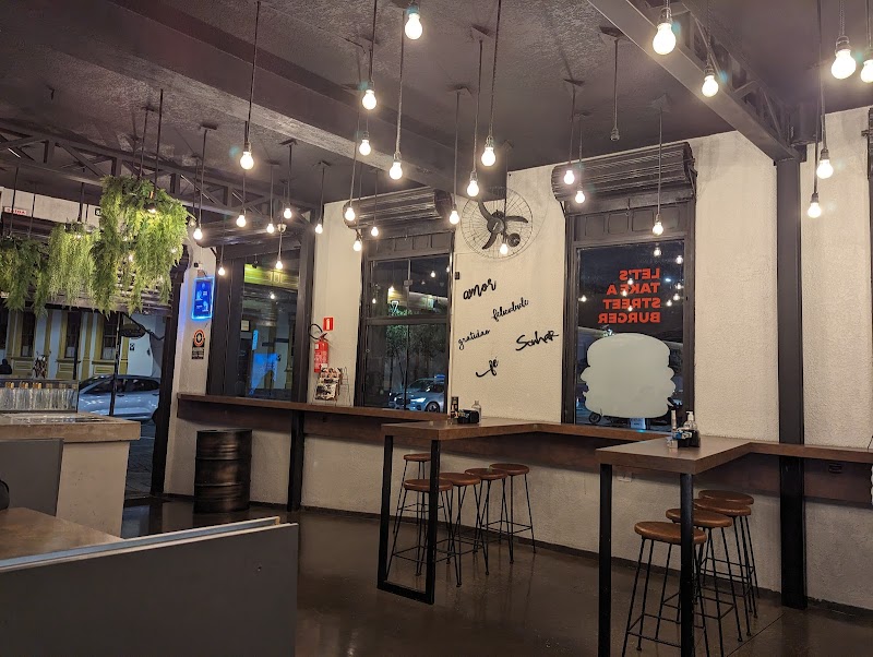 Fábrica Gourmet - Hamburgueria em Centro, Curitiba/PR - Foto 5