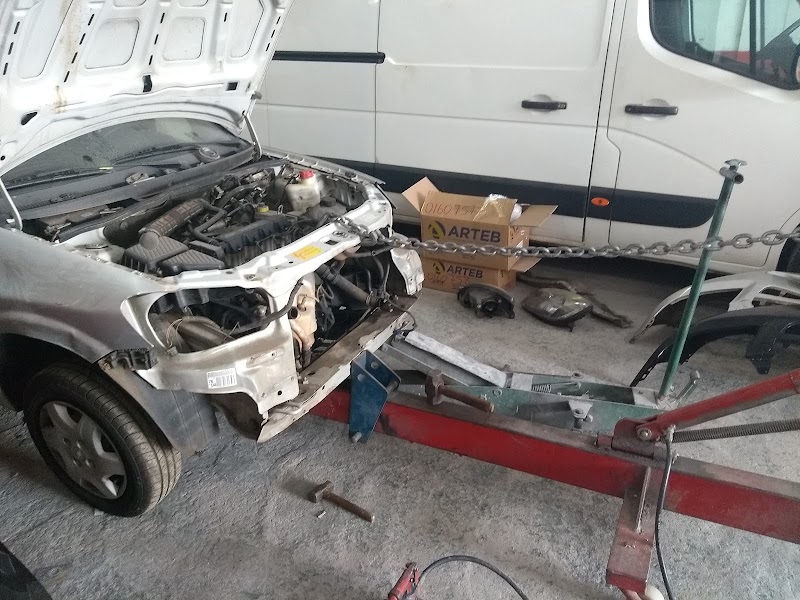 Portuga Lataria e Pintura - Lanternagem e Pintura em Bairro Alto, Curitiba/PR - Foto 5