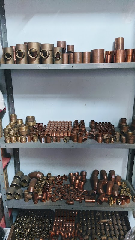 Reparos Hidráulicos Elétricos Ferragens Serviço Gerais - Material Elétrico e Hidráulico em Centro, Curitiba/PR - Foto 5