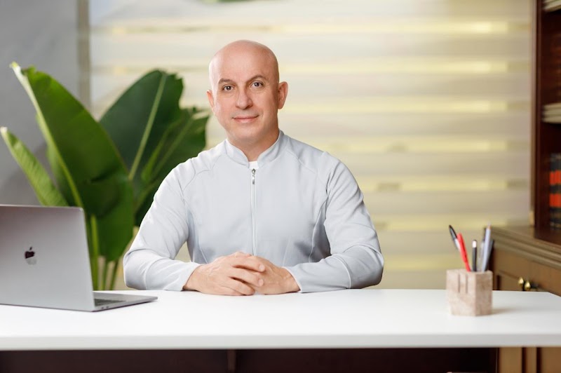Dr. Ricardo Oliveira - Nutricionista