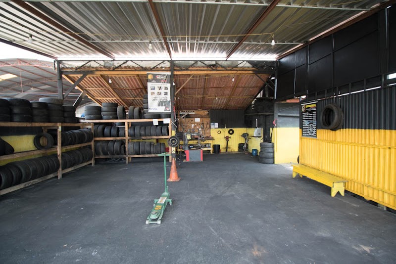 Borracharia 24 horas Buri - Oficina Mecânica em Bairro Alto, Curitiba/PR - Foto 2