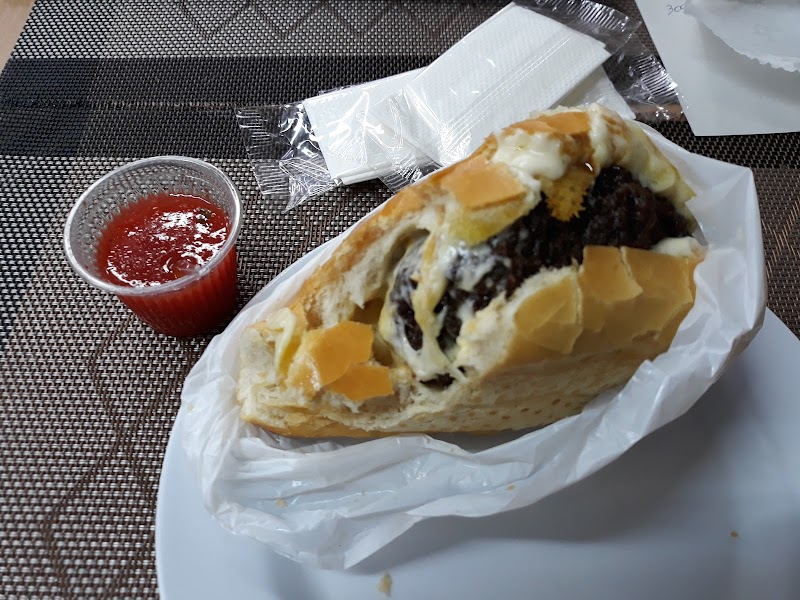 Pastelaria e Restaurante Bom Dia - Pastelaria em Centro, Curitiba/PR - Foto 2