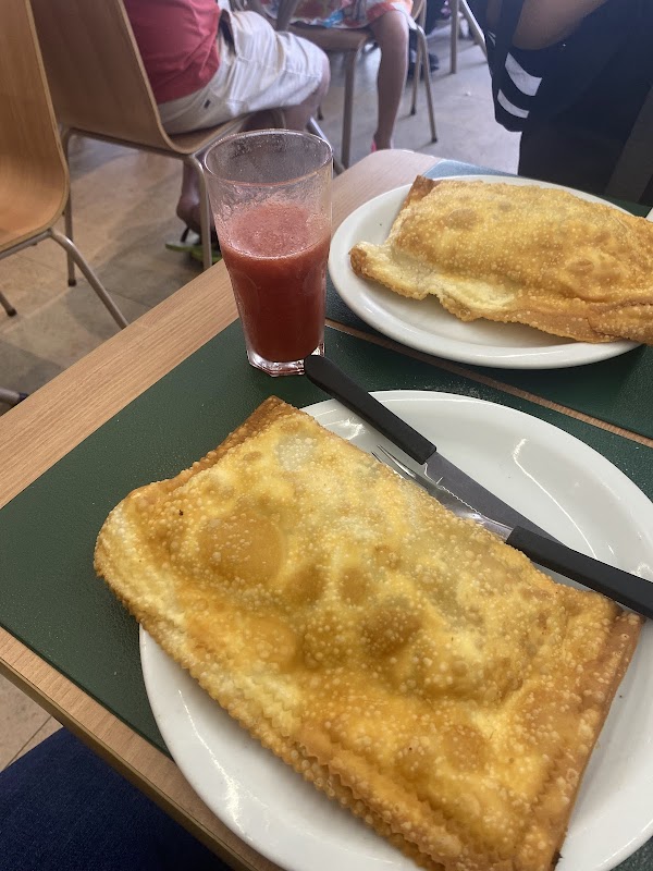 Pastelaria e Restaurante Bom Dia - Pastelaria em Centro, Curitiba/PR - Foto 3