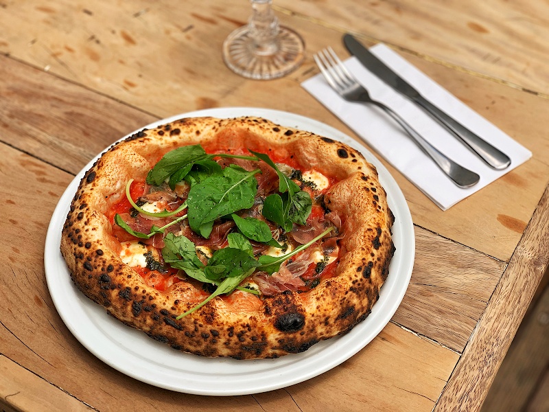 Madá Pizza e Vinho - Pizzaria em Centro, Curitiba/PR - Foto 2
