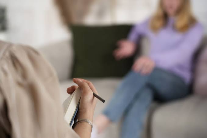 Psicóloga Izabela Adamoski Lima - Psicologia Clínica