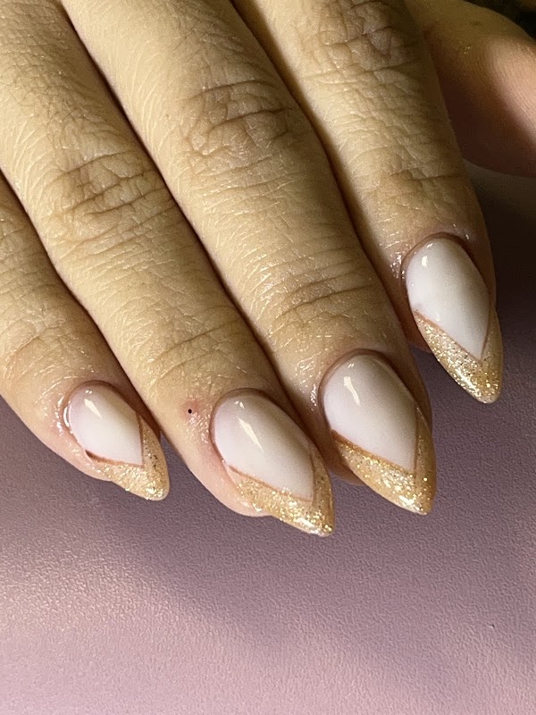 Studio Alice Bastos - unhas e sobrancelhas - Salão de Beleza em Centro, Curitiba/PR - Foto 2