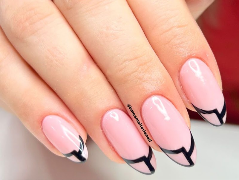 Studio Alice Bastos - unhas e sobrancelhas - Salão de Beleza em Centro, Curitiba/PR - Foto 4