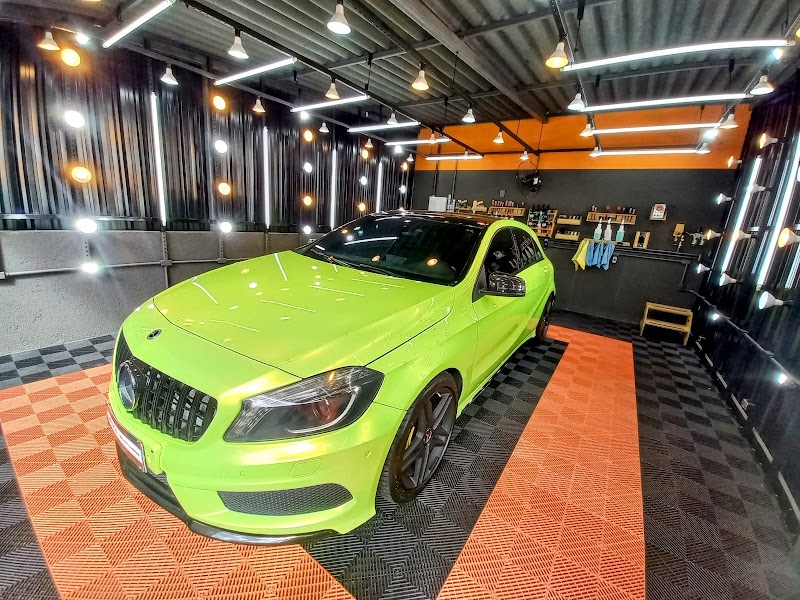 Casa das Capotas - Som e Acessórios Automotivos em Centro, Curitiba/PR - Foto 2